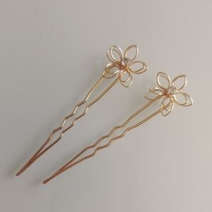 Gold Flower Hair Pins